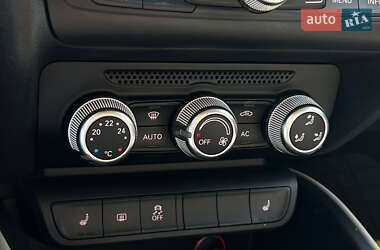 Хэтчбек Audi A1 2012 в 