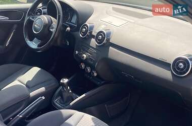 Хетчбек Audi A1 2012 в 