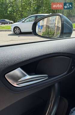 Хэтчбек Audi A1 2012 в 