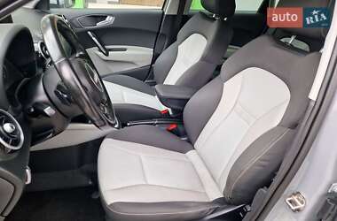 Хетчбек Audi A1 2012 в 