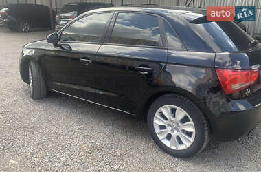 Хетчбек Audi A1 2012 в 