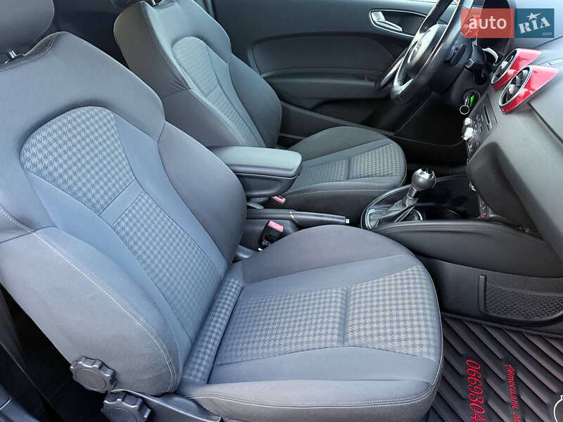 Хэтчбек Audi A1 2011 в Харькове