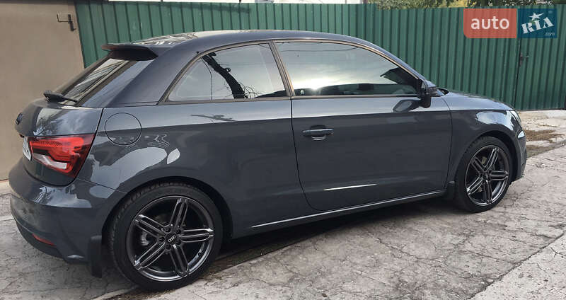 Хэтчбек Audi A1 2015 в Каменском