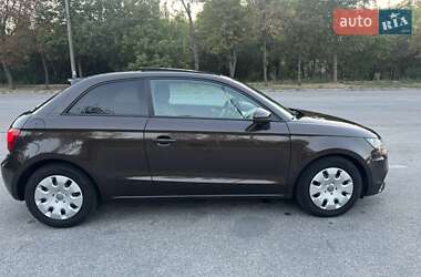 Хетчбек Audi A1 2012 в 
