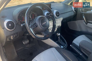Хетчбек Audi A1 2011 в 