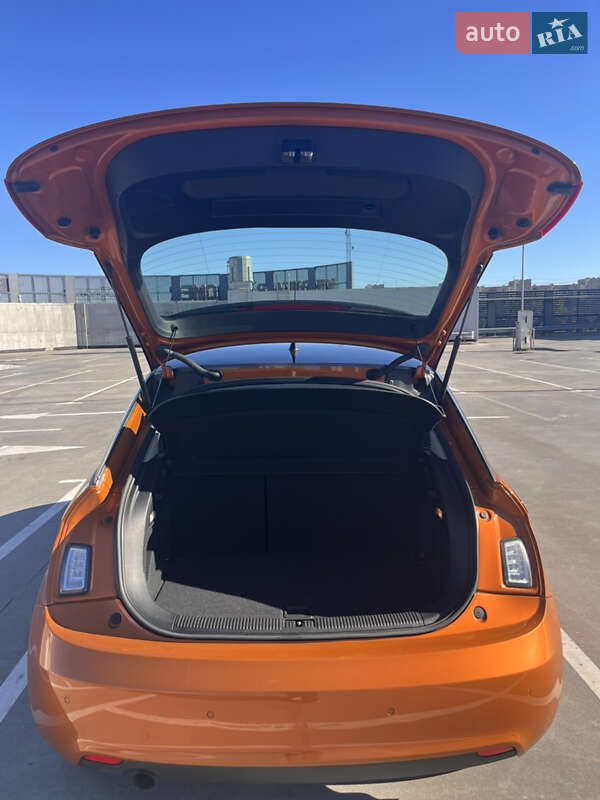 Хэтчбек Audi A1 2013 в Киеве