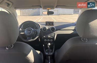 Хетчбек Audi A1 2013 в 