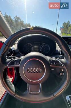 Хетчбек Audi A1 2015 в 