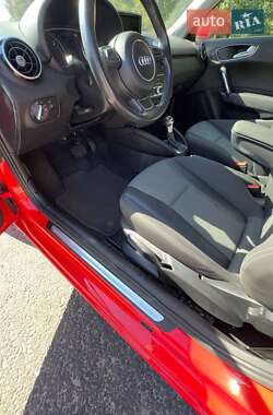 Хетчбек Audi A1 2015 в 
