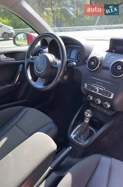 Хетчбек Audi A1 2015 в 