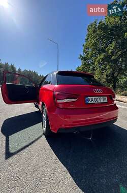 Хетчбек Audi A1 2015 в 