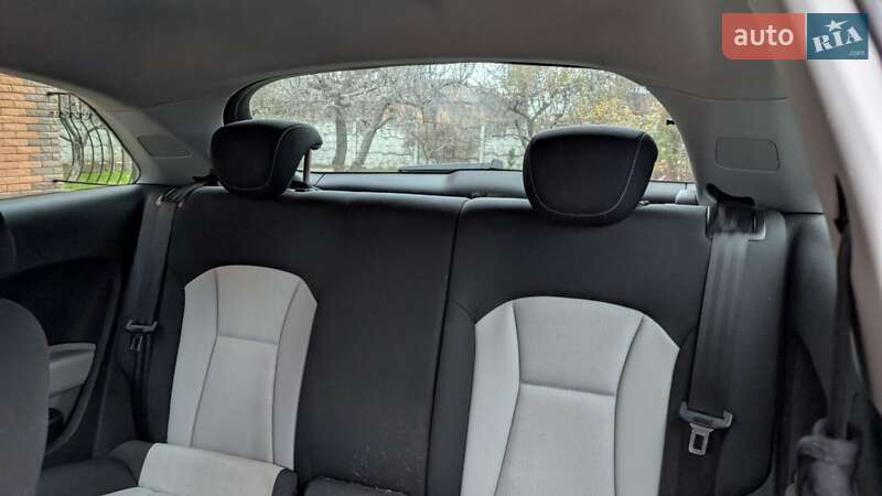 Хэтчбек Audi A1 2010 в Виннице