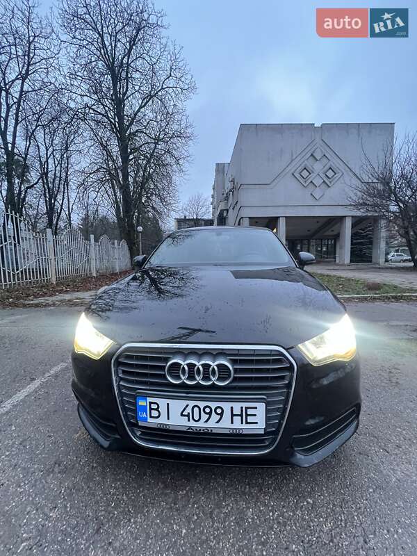 Хэтчбек Audi A1 2011 в Полтаве