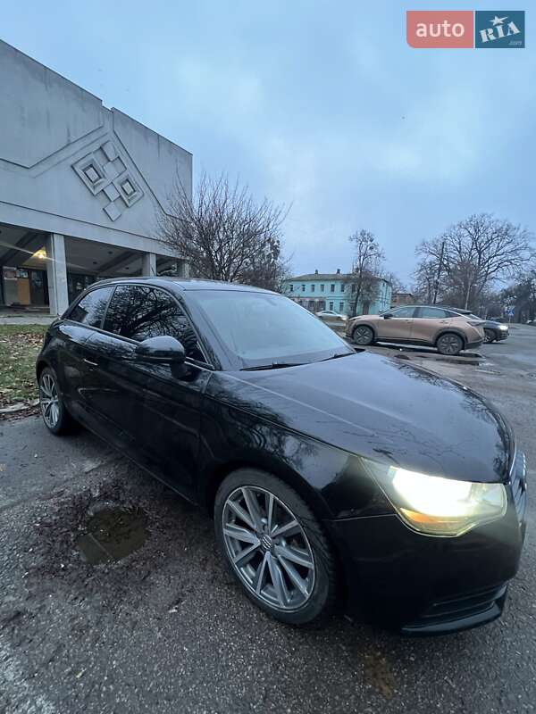 Хэтчбек Audi A1 2011 в Полтаве