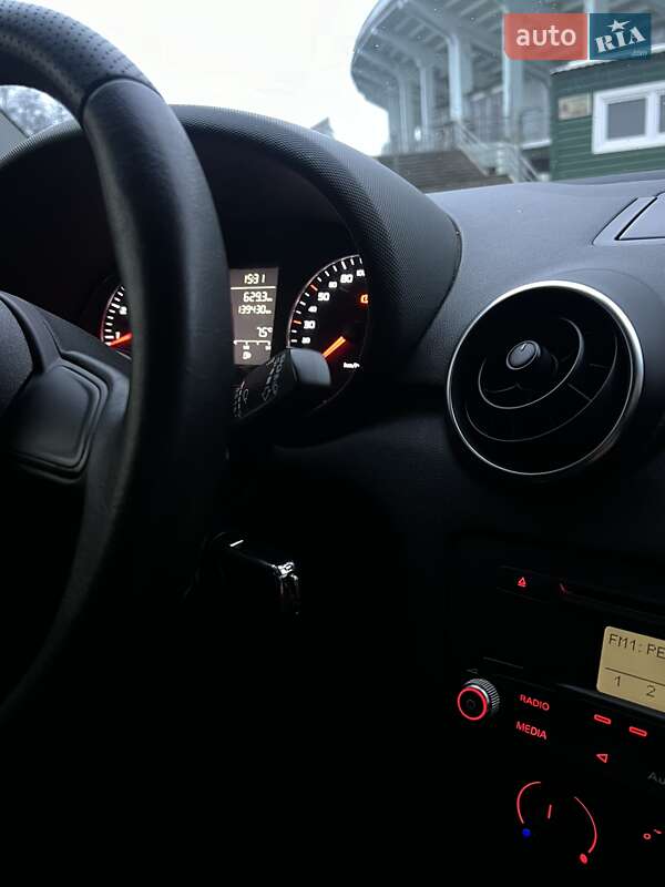 Хэтчбек Audi A1 2011 в Полтаве