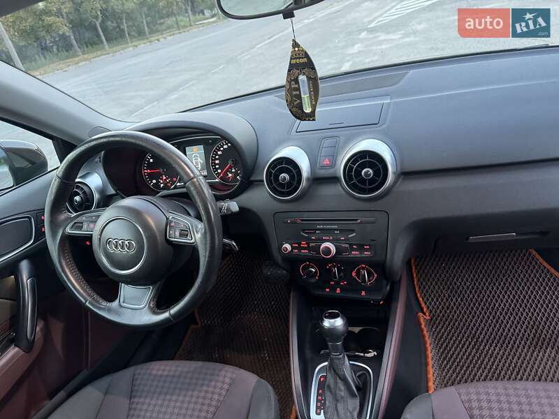 Хэтчбек Audi A1 2012 в Запорожье