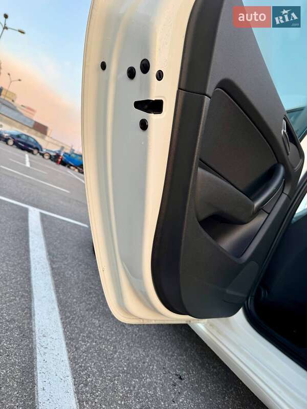 Хэтчбек Audi A1 2012 в Киеве