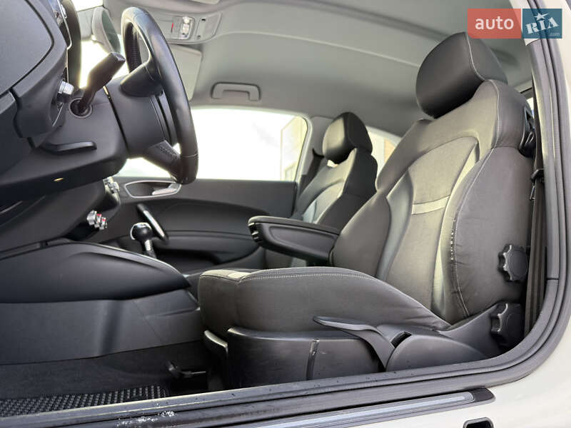 Хетчбек Audi A1 2010 в Харкові