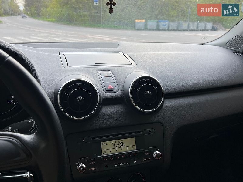 Хэтчбек Audi A1 2011 в Полтаве