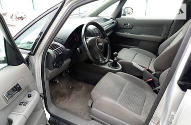 Хэтчбек Audi A2 2000 в 