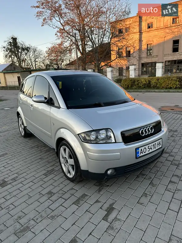 Хэтчбек Audi A2 2000 в 