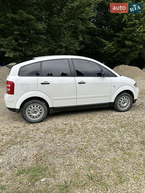 Хетчбек Audi A2 2002 в Сторожинці