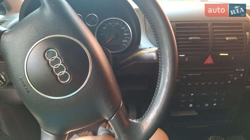 Хэтчбек Audi A2 2002 в Смеле