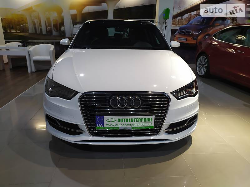 Хэтчбек Audi A3 Sportback 2016 в Киеве