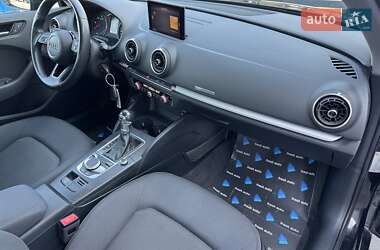 Хетчбек Audi A3 Sportback 2018 в 