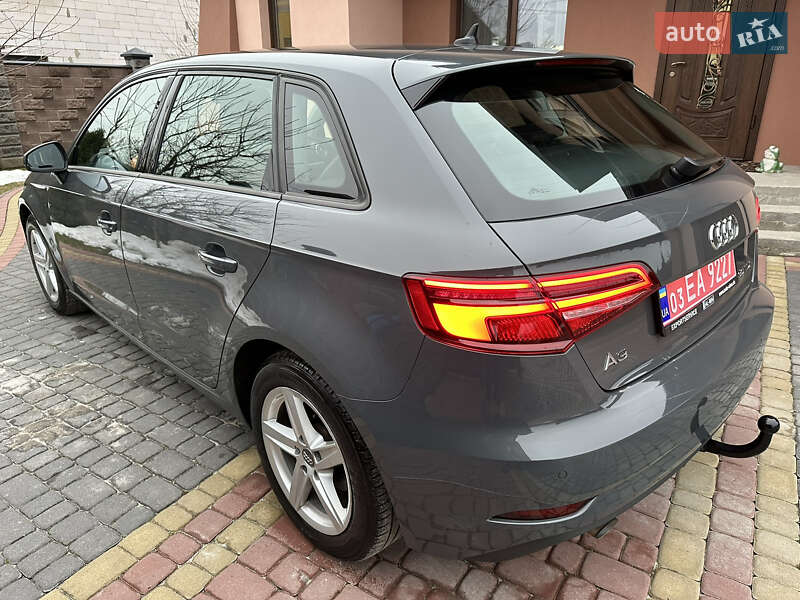 Хэтчбек Audi A3 Sportback 2019 в Львове