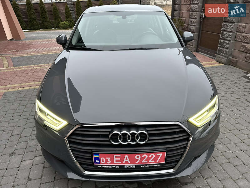 Хэтчбек Audi A3 Sportback 2019 в Львове