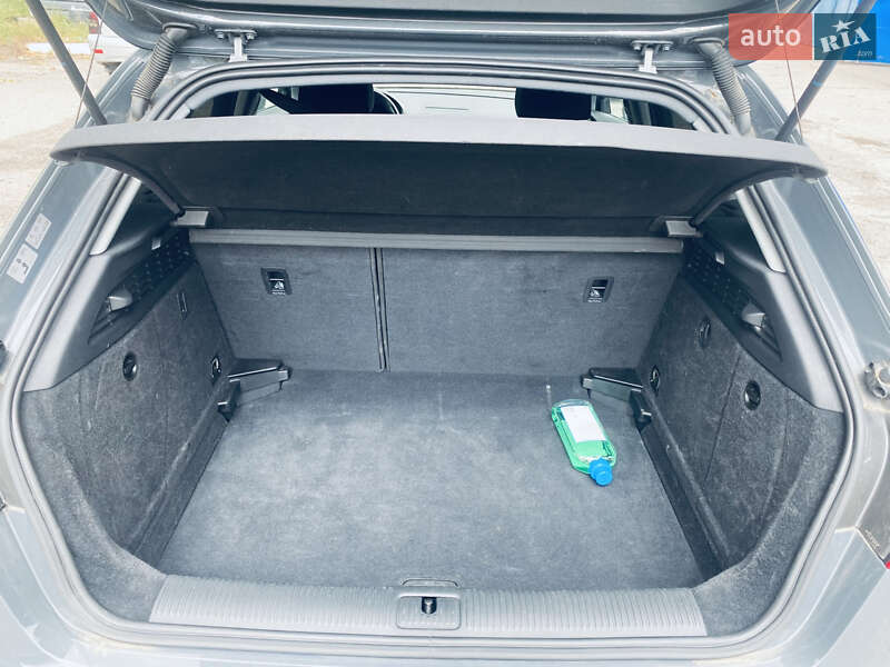 Хетчбек Audi A3 Sportback 2019 в Харкові