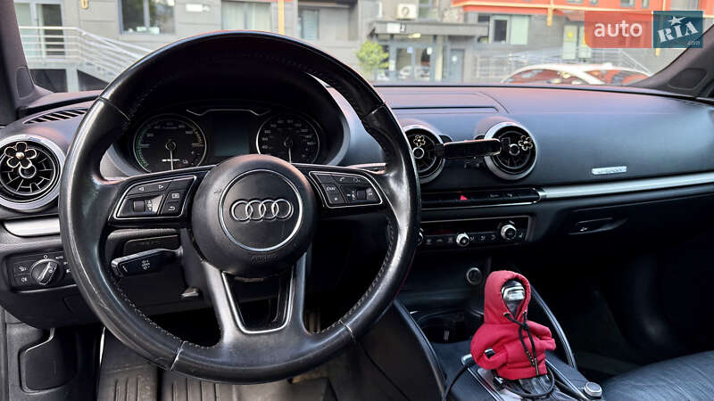 Хетчбек Audi A3 Sportback 2016 в Львові