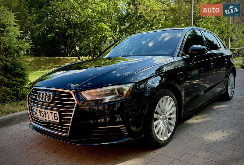 Хетчбек Audi A3 Sportback 2016 в Львові