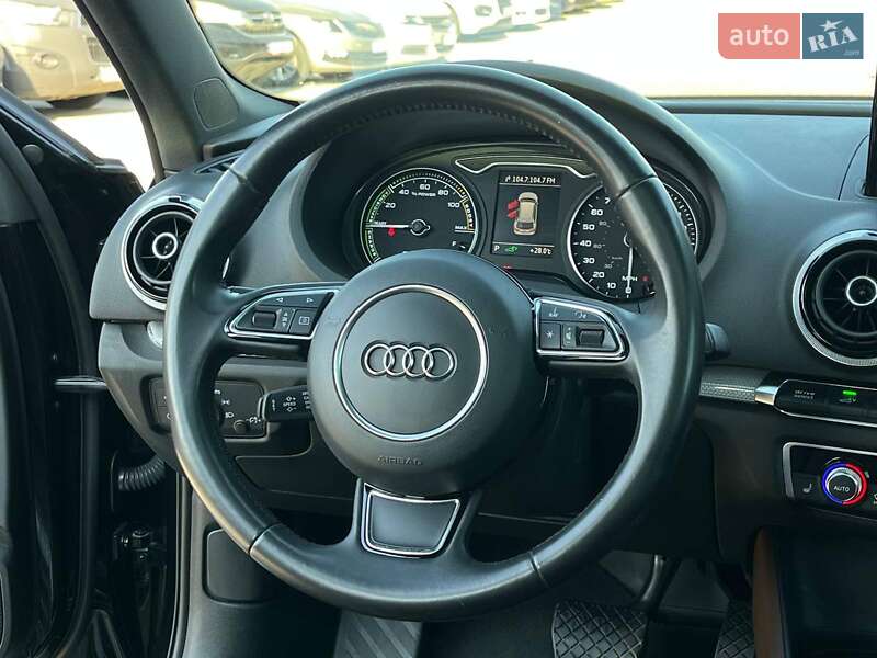 Хэтчбек Audi A3 Sportback 2016 в Львове