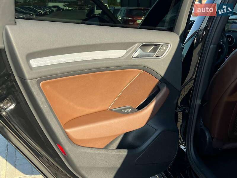 Хэтчбек Audi A3 Sportback 2016 в Львове