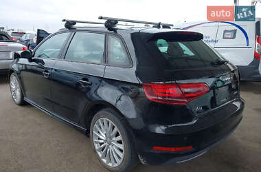 Хэтчбек Audi A3 Sportback 2015 в 
