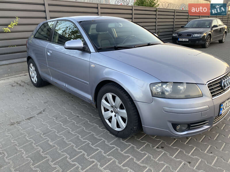 Хэтчбек Audi A3 Sportback 2004 в Вишневом