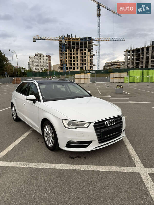 Хэтчбек Audi A3 Sportback 2016 в Киеве