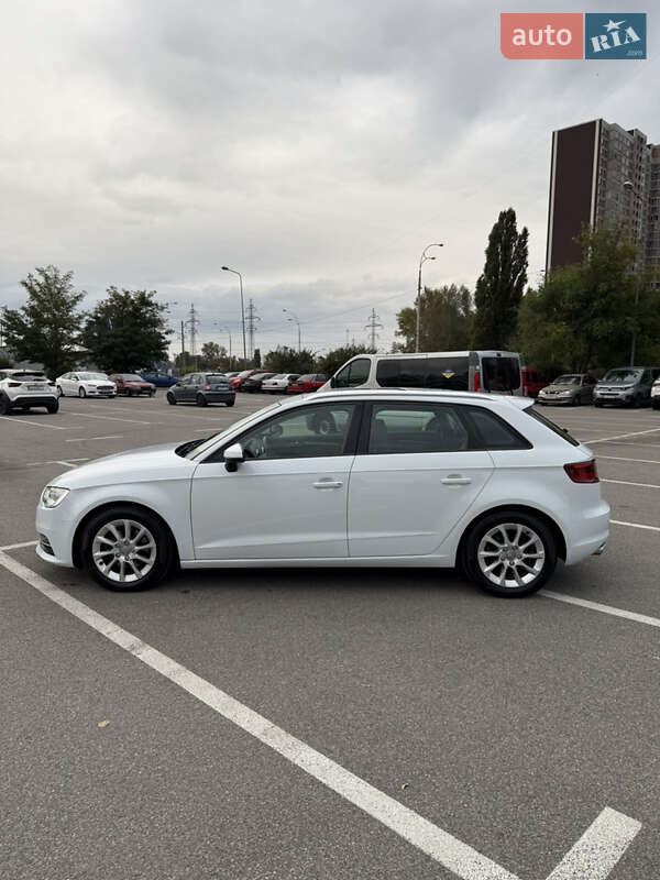 Хэтчбек Audi A3 Sportback 2016 в Киеве