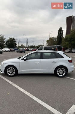 Хэтчбек Audi A3 Sportback 2016 в 