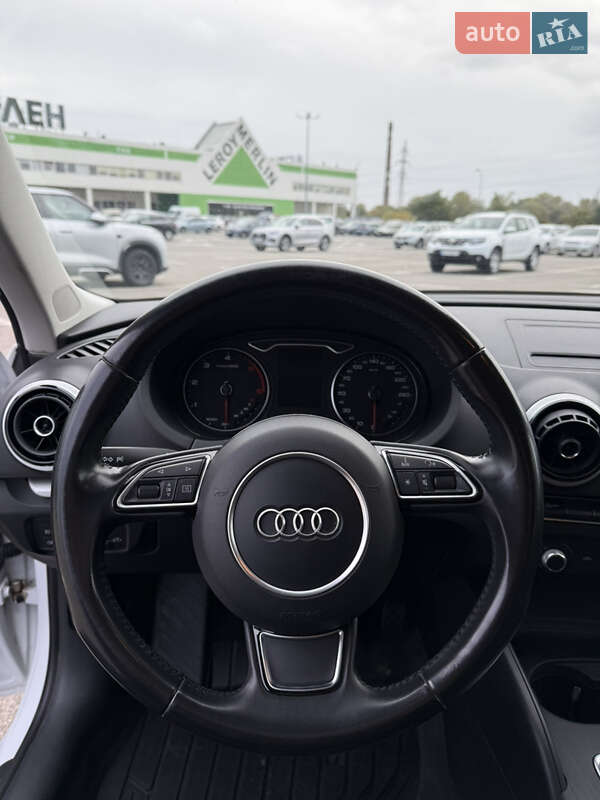 Хэтчбек Audi A3 Sportback 2016 в Киеве