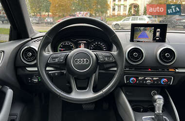 Хетчбек Audi A3 Sportback 2017 в  фото 36 Хетчбек Audi A3 Sportback 2017 в