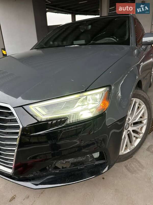 Хэтчбек Audi A3 Sportback 2018 в Харькове