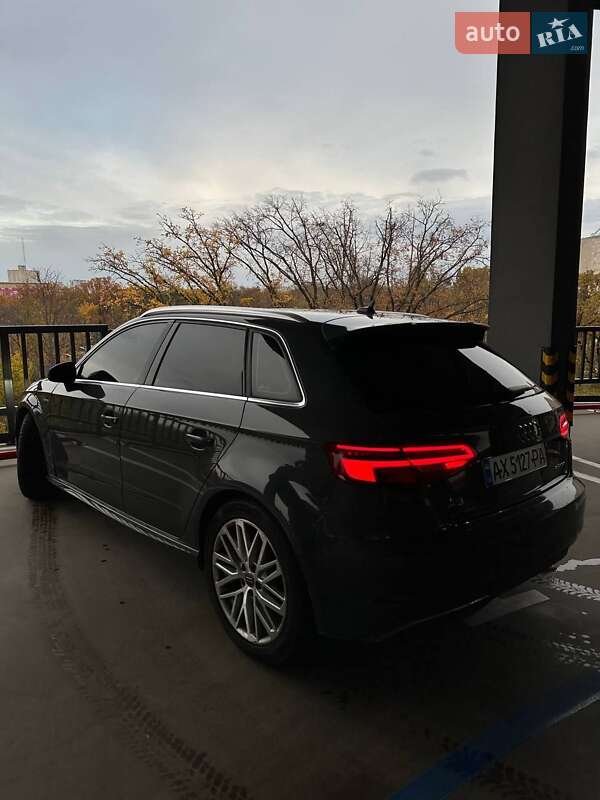 Хэтчбек Audi A3 Sportback 2018 в Харькове