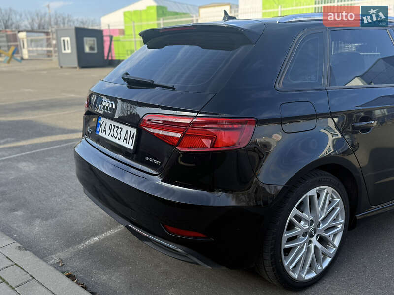 Хэтчбек Audi A3 Sportback 2017 в Киеве