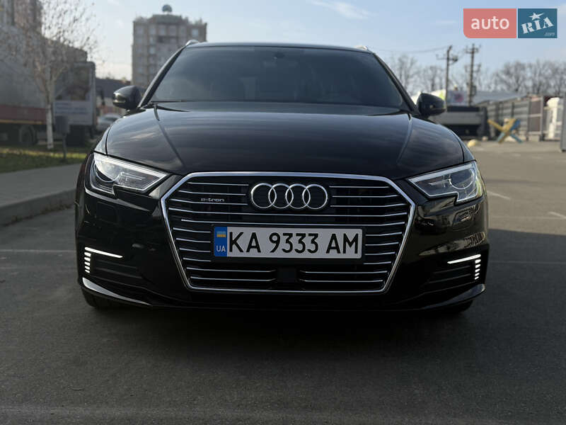 Хэтчбек Audi A3 Sportback 2017 в Киеве