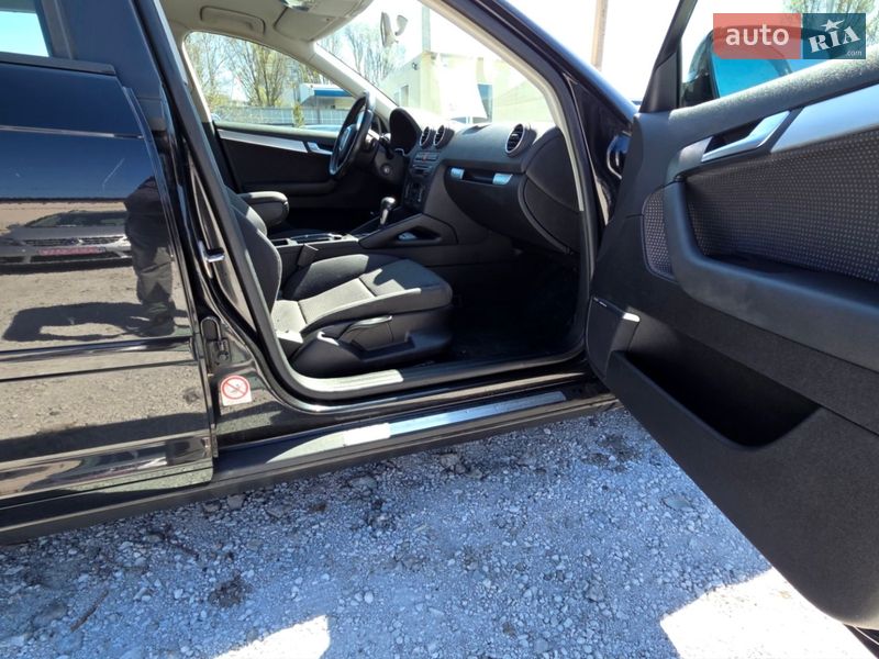 Хетчбек Audi A3 Sportback 2006 в Кам'янському