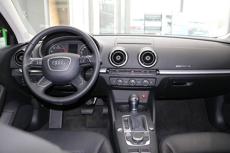 Седан Audi A3 2016 в Днепре