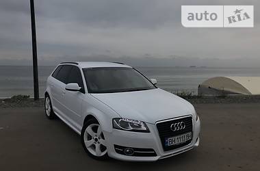 Хетчбек Audi A3 2012 в 